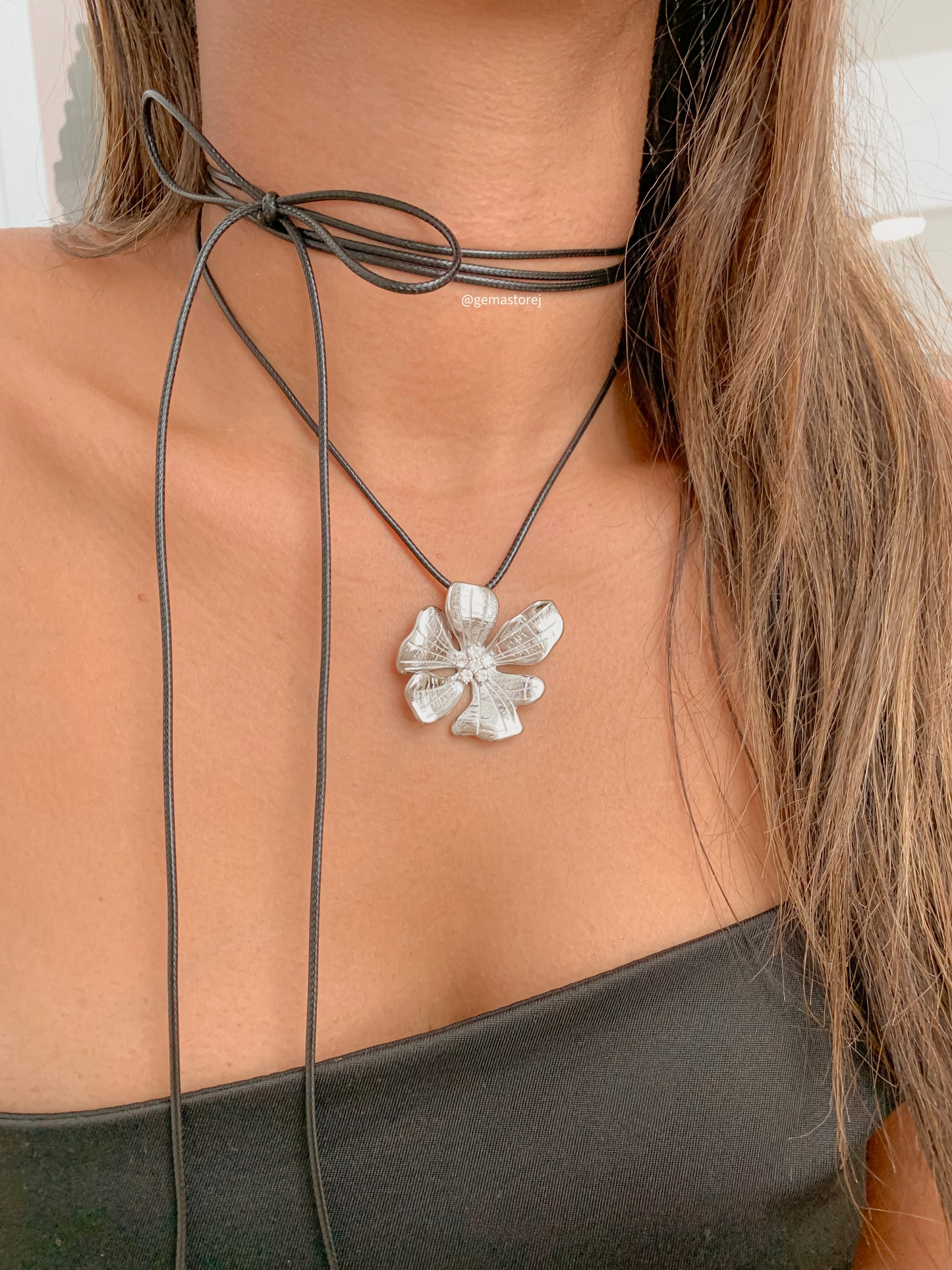 Rosy Choker