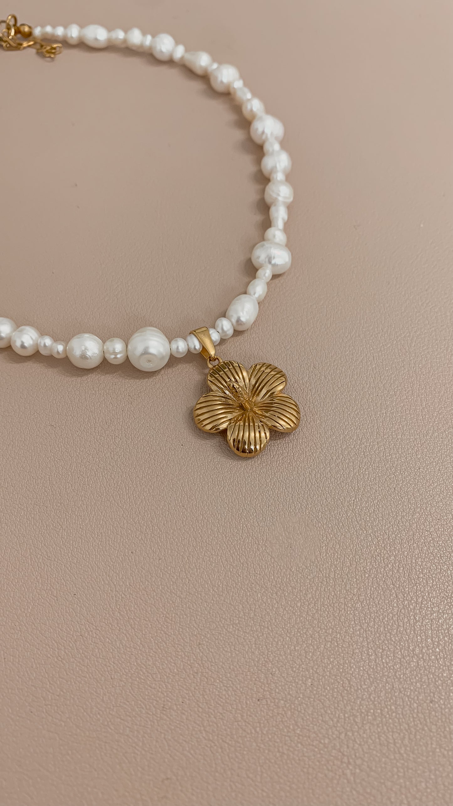 Perla Flor de Maga Necklace