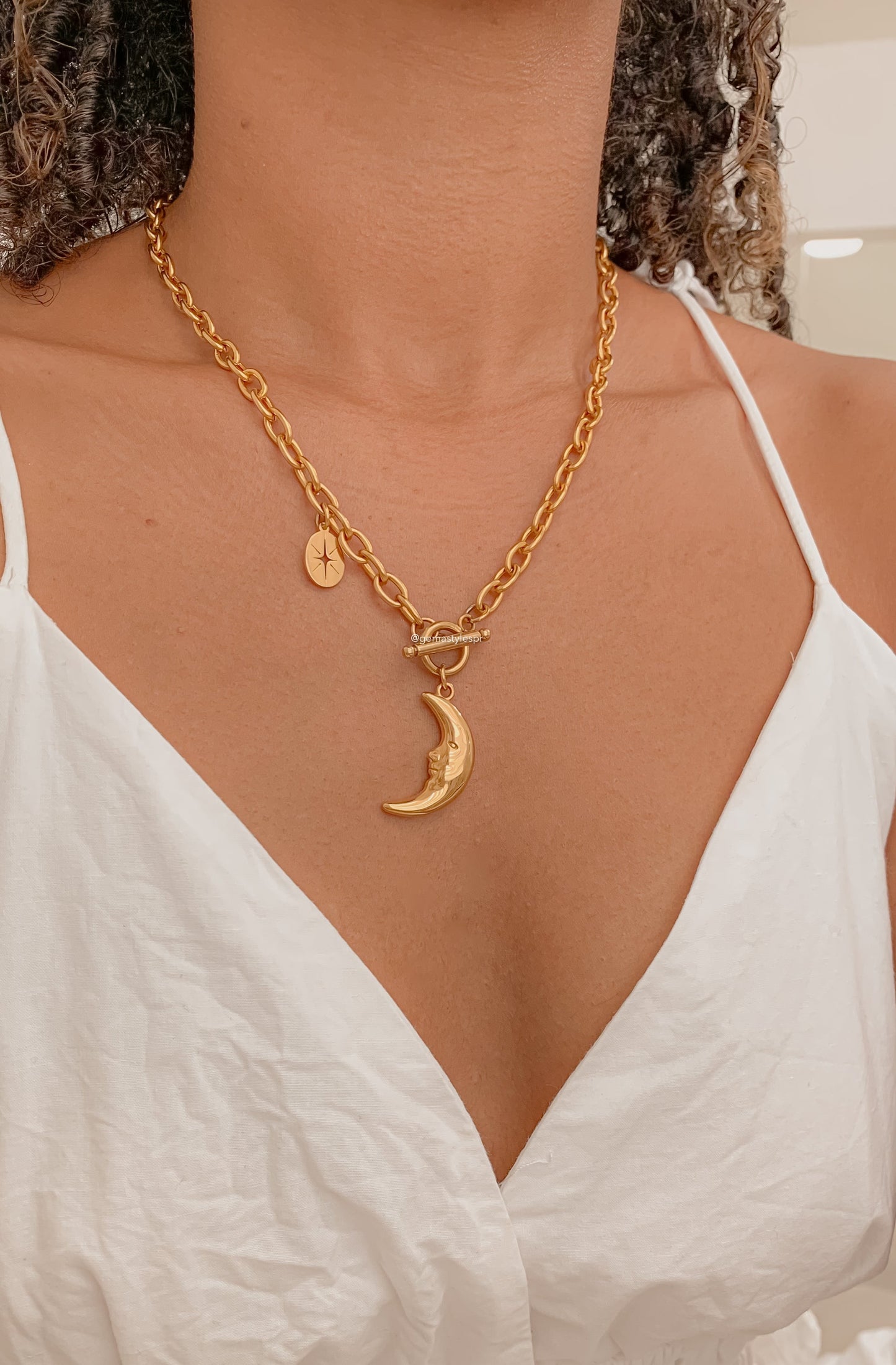 Selene Necklace Signature
