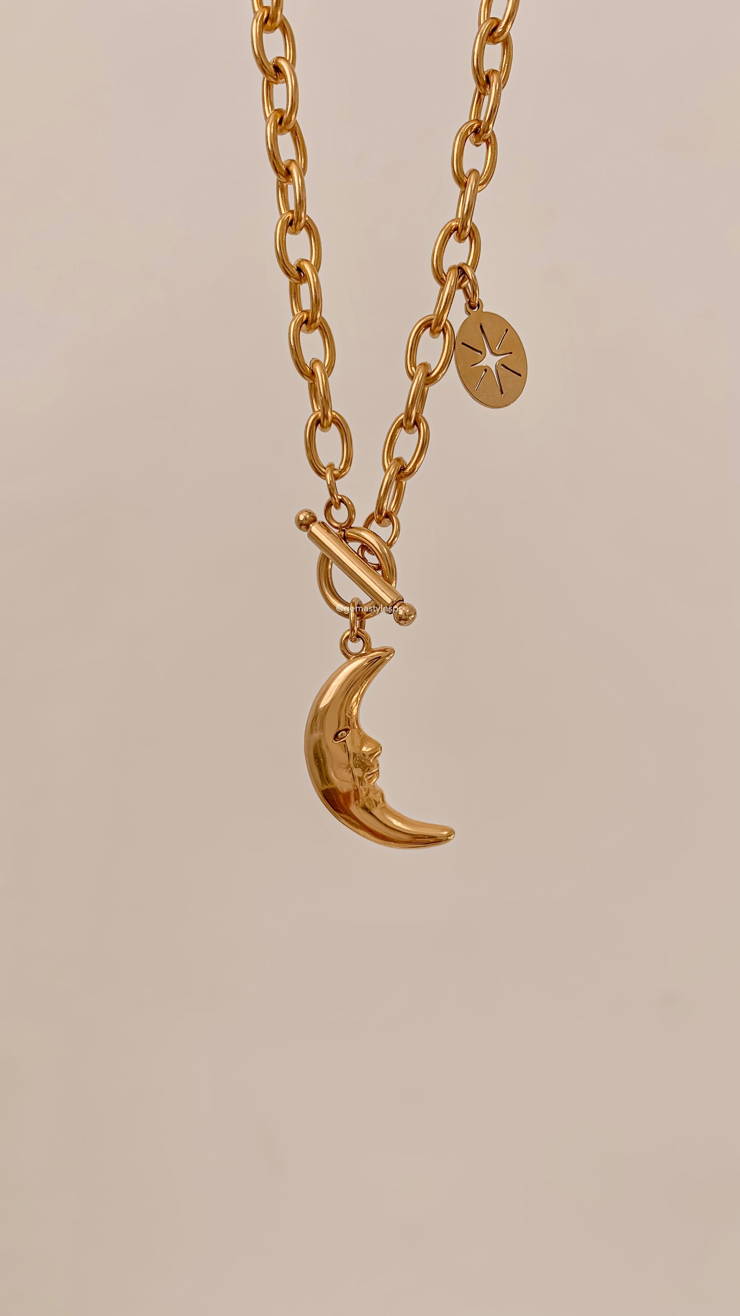 Selene Necklace Signature