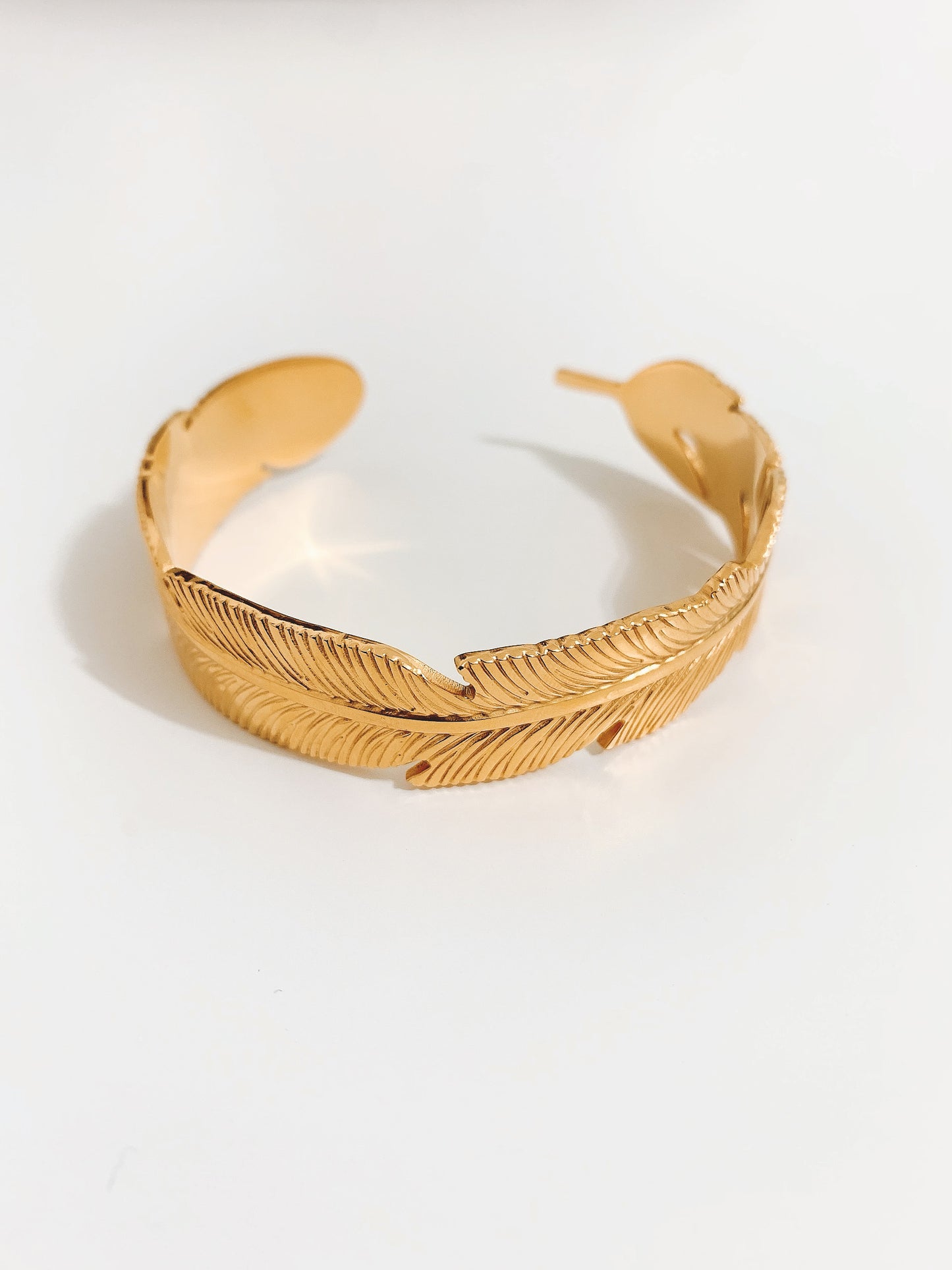 Hoja Gold Bangle