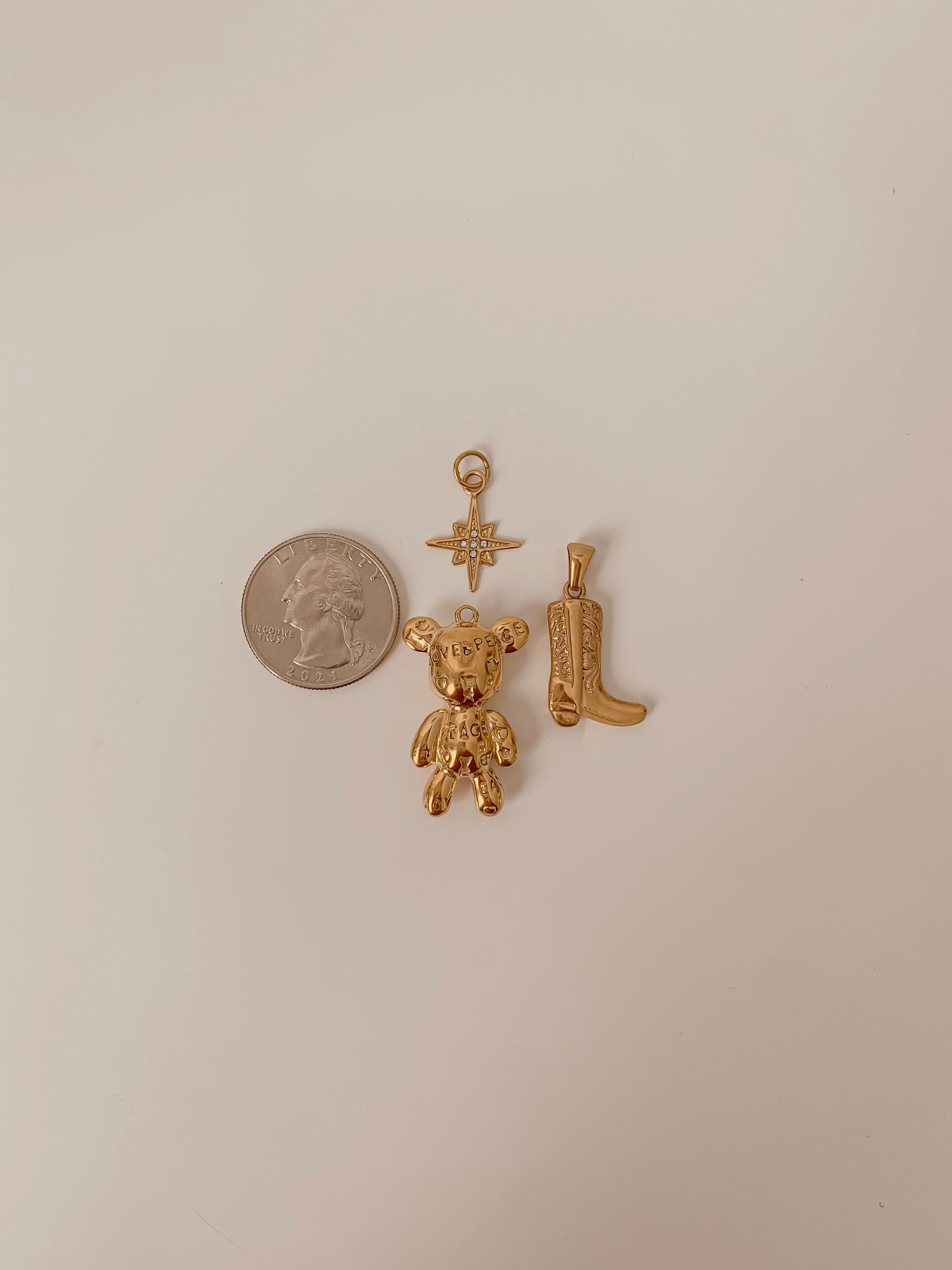 Teddy, Botas Charms