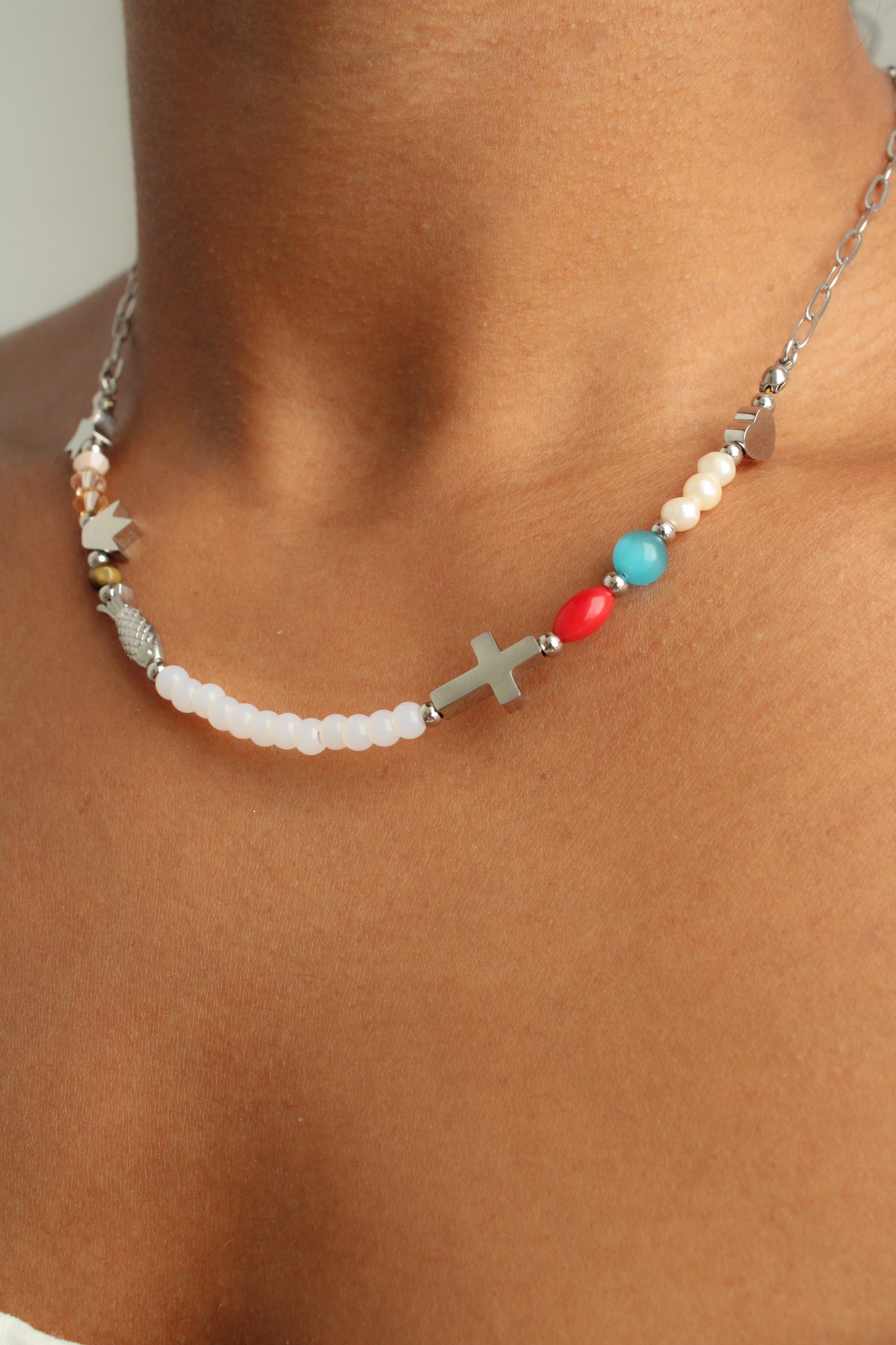 La Historia de Jesús Necklace