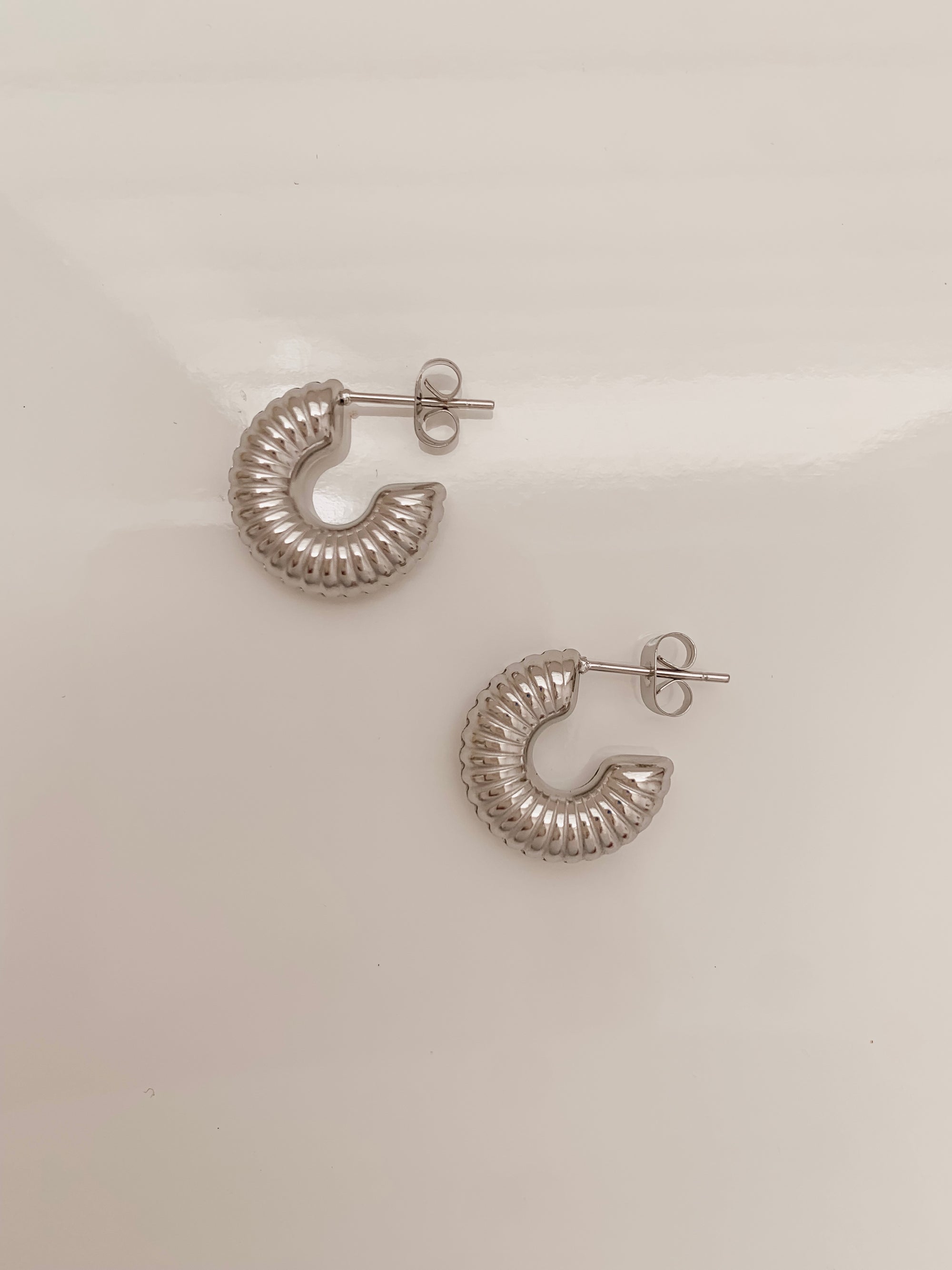 Dainty Hoop