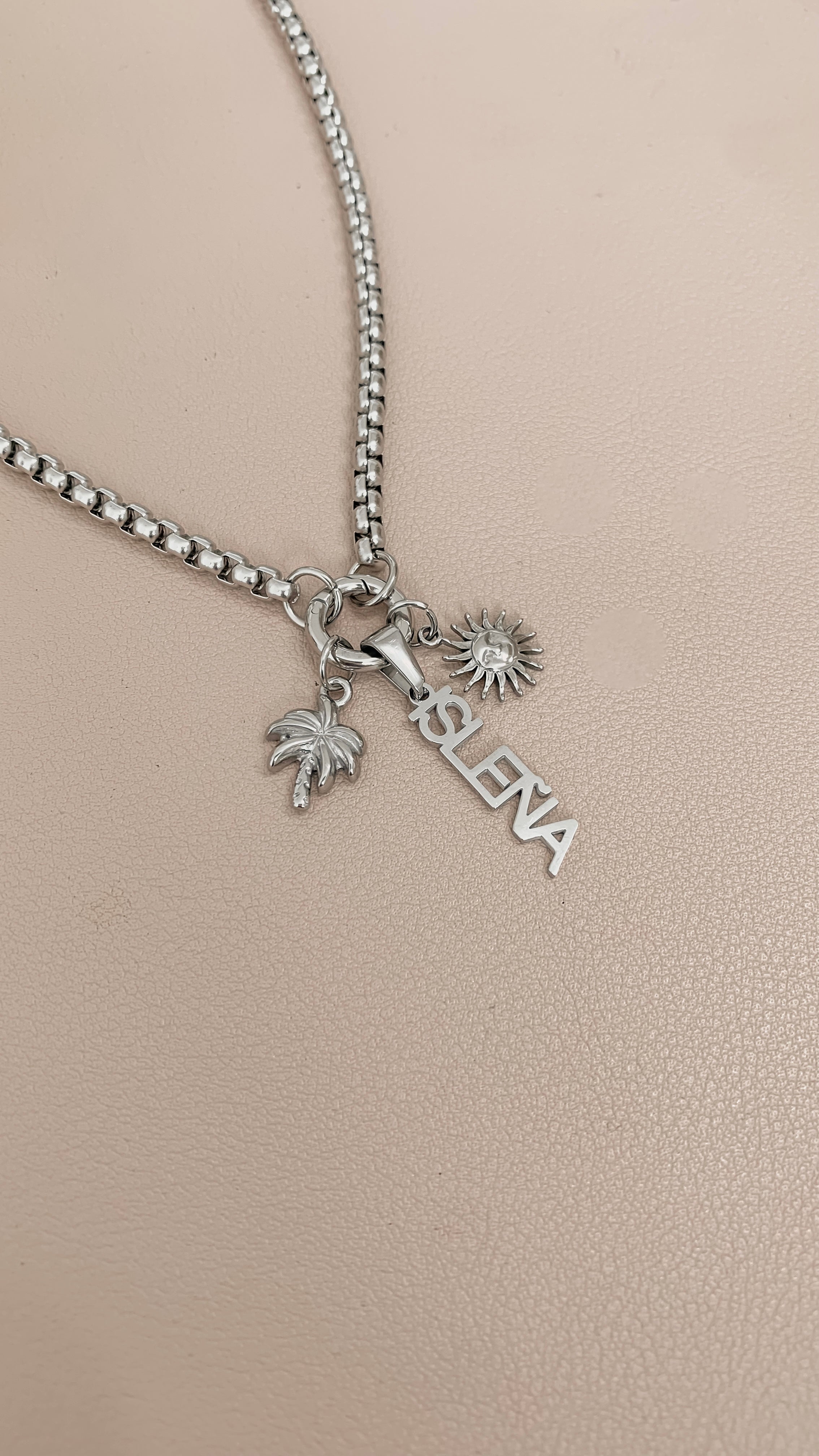 Isleña Necklace