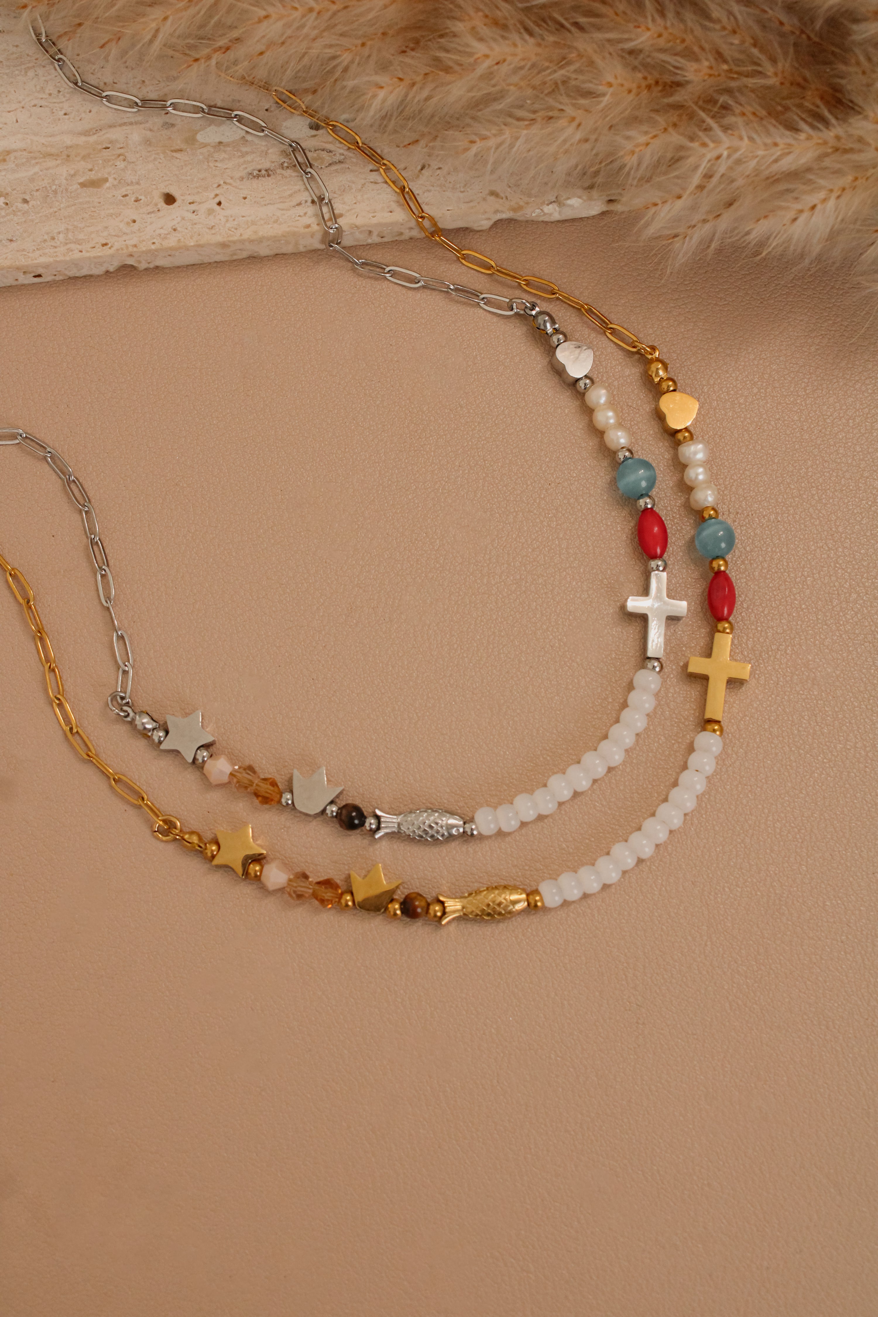 La Historia de Jesús Necklace