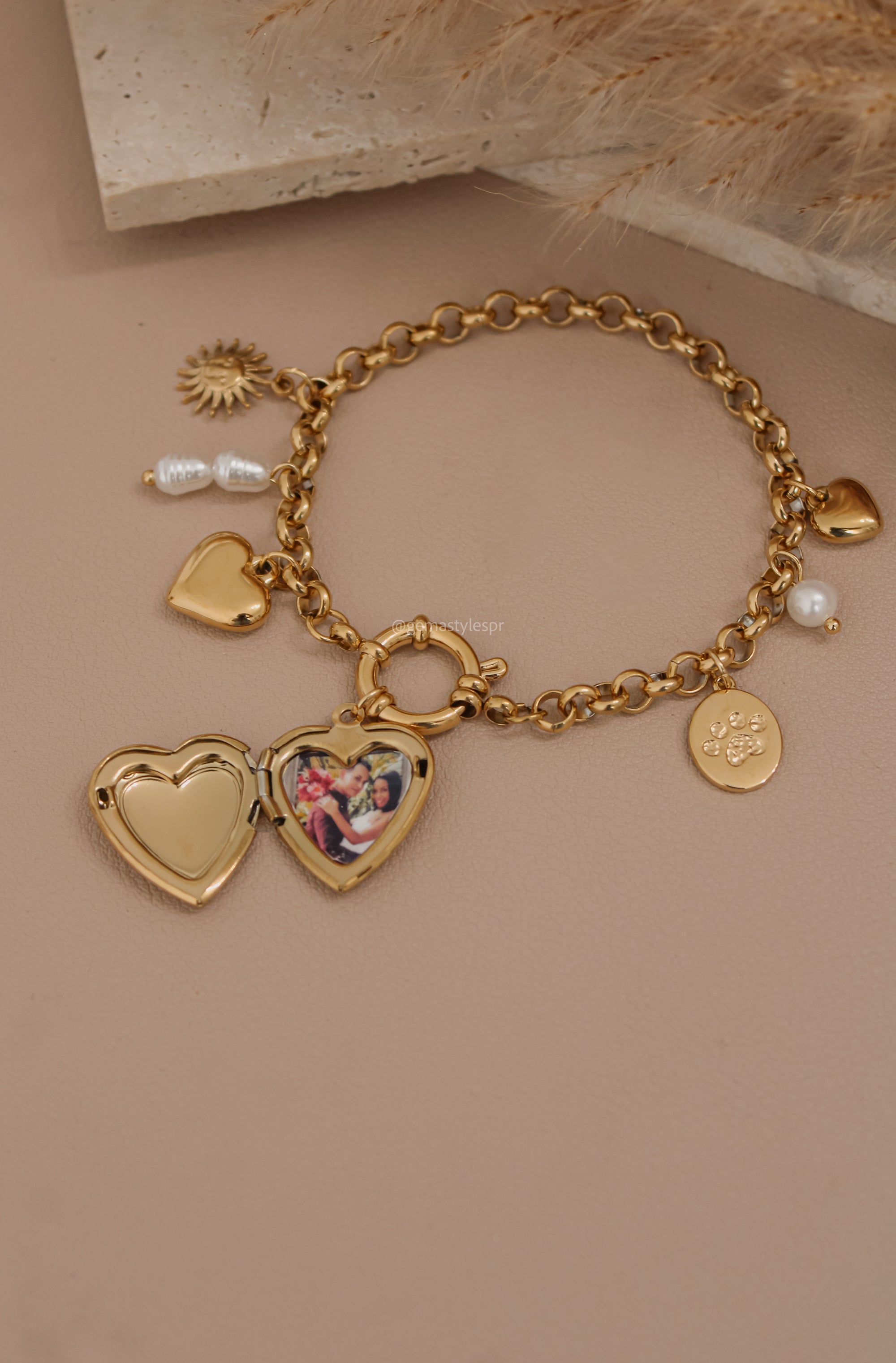 Amores Custom Bracelet Relicario