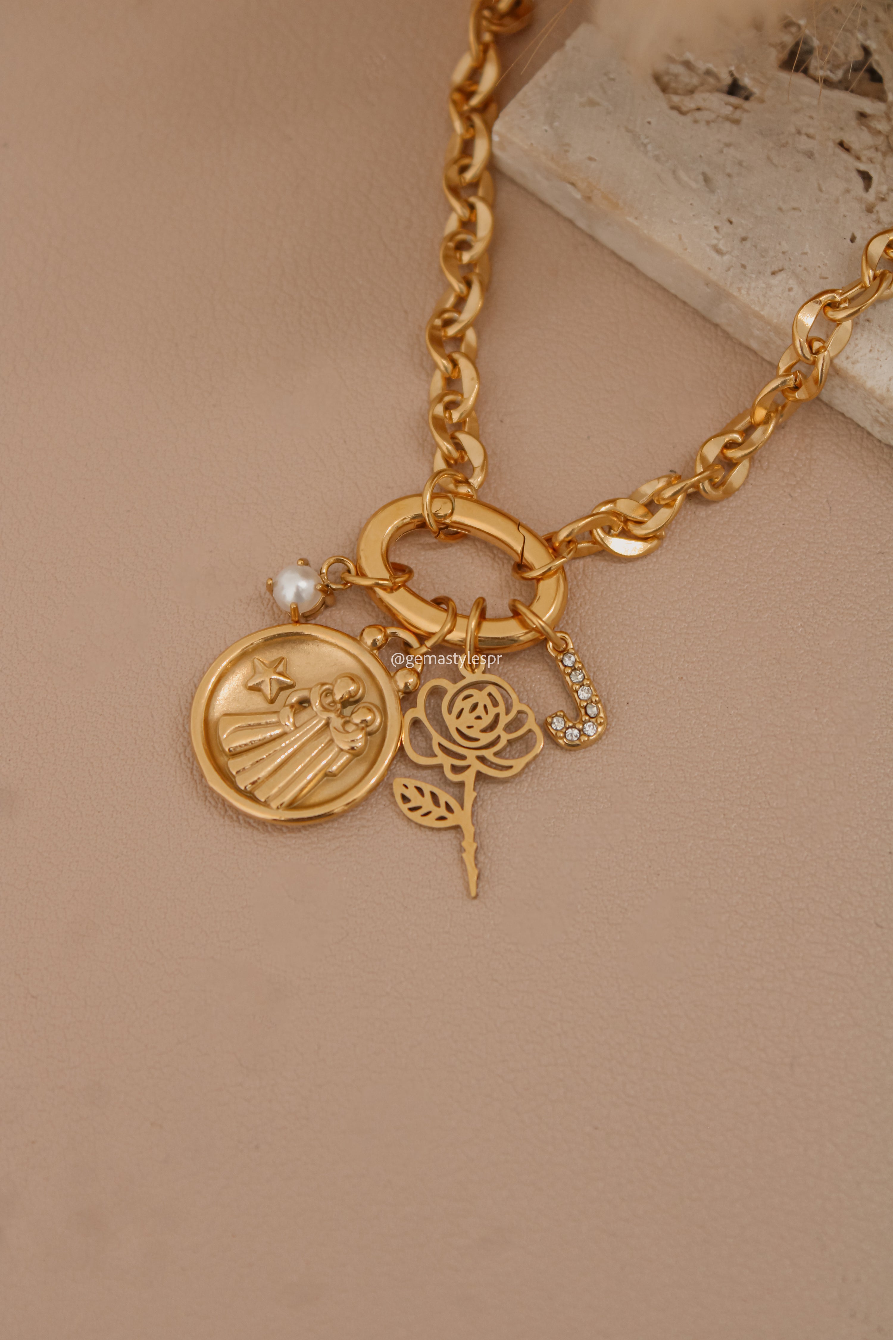 Esencia Necklace