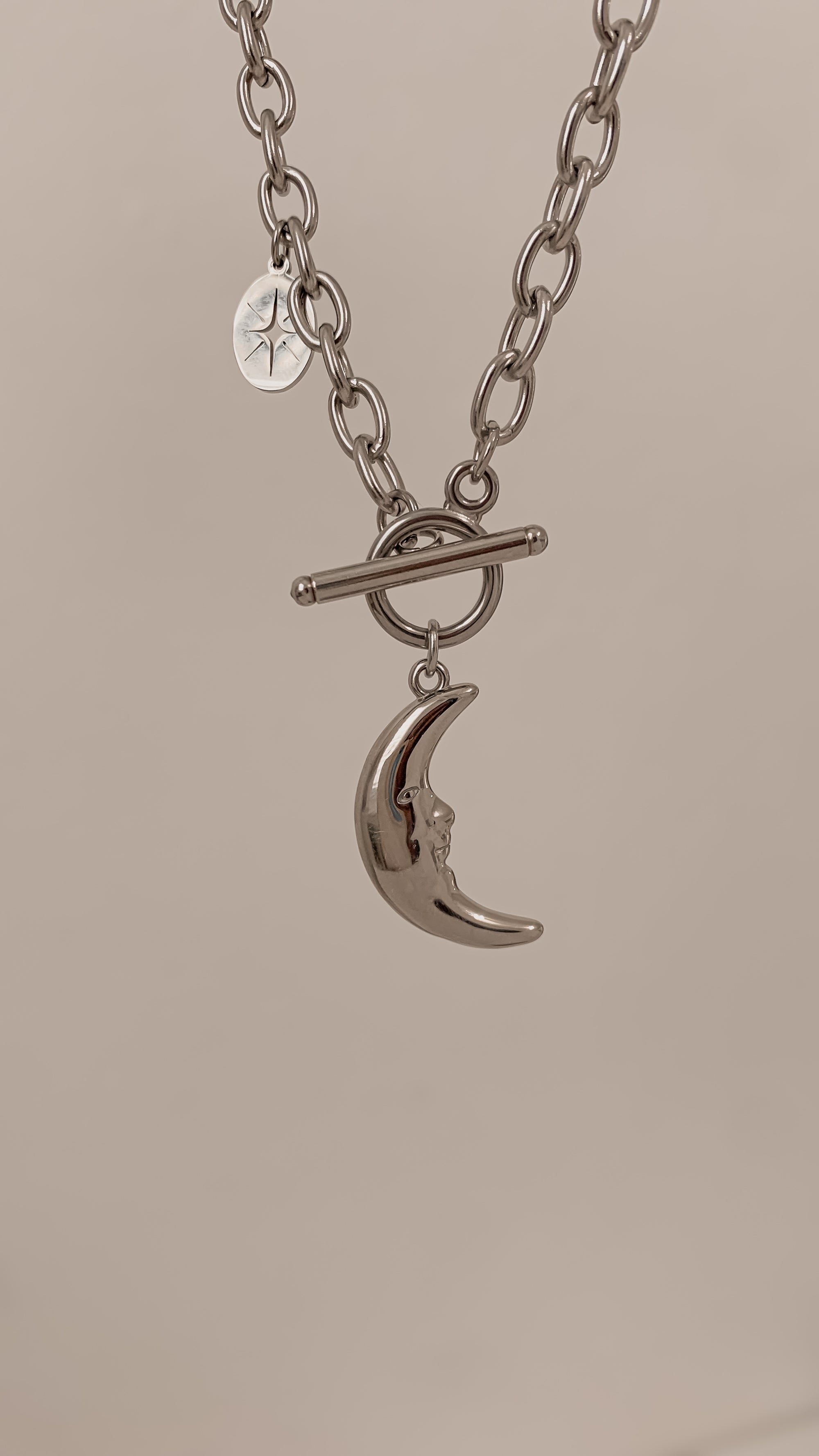 Selene Necklace Signature