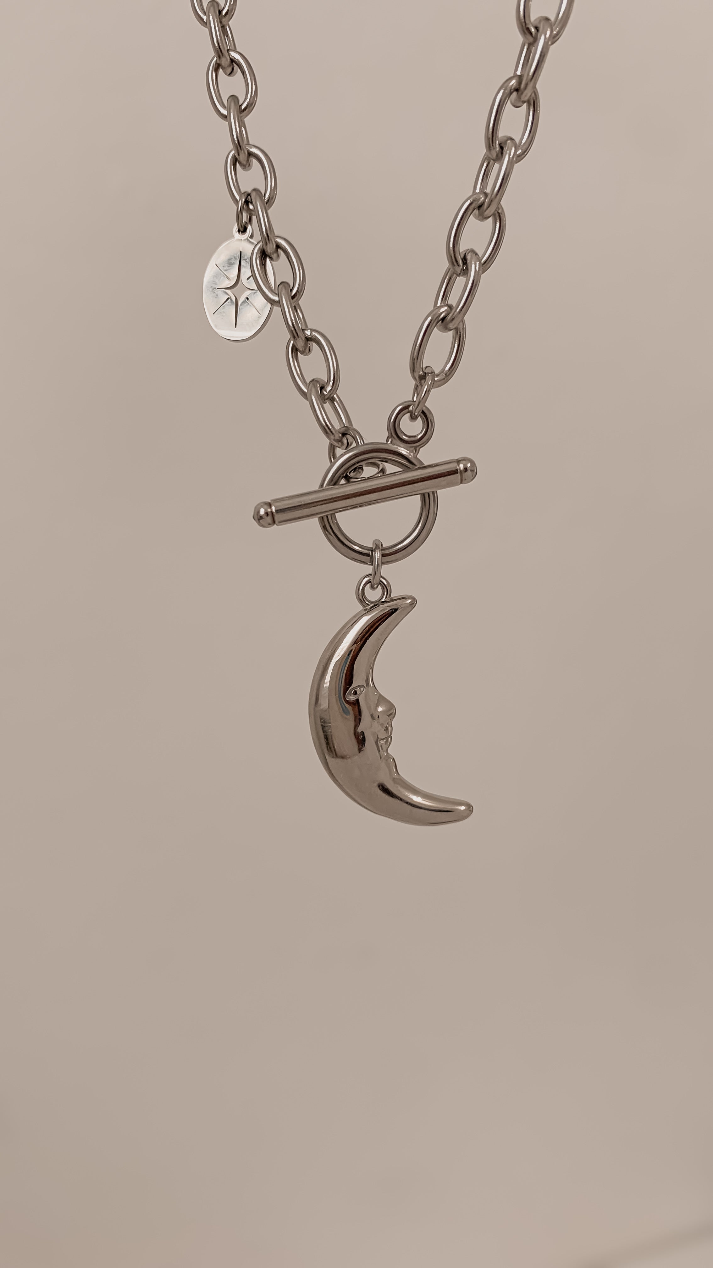 Selene Necklace Signature