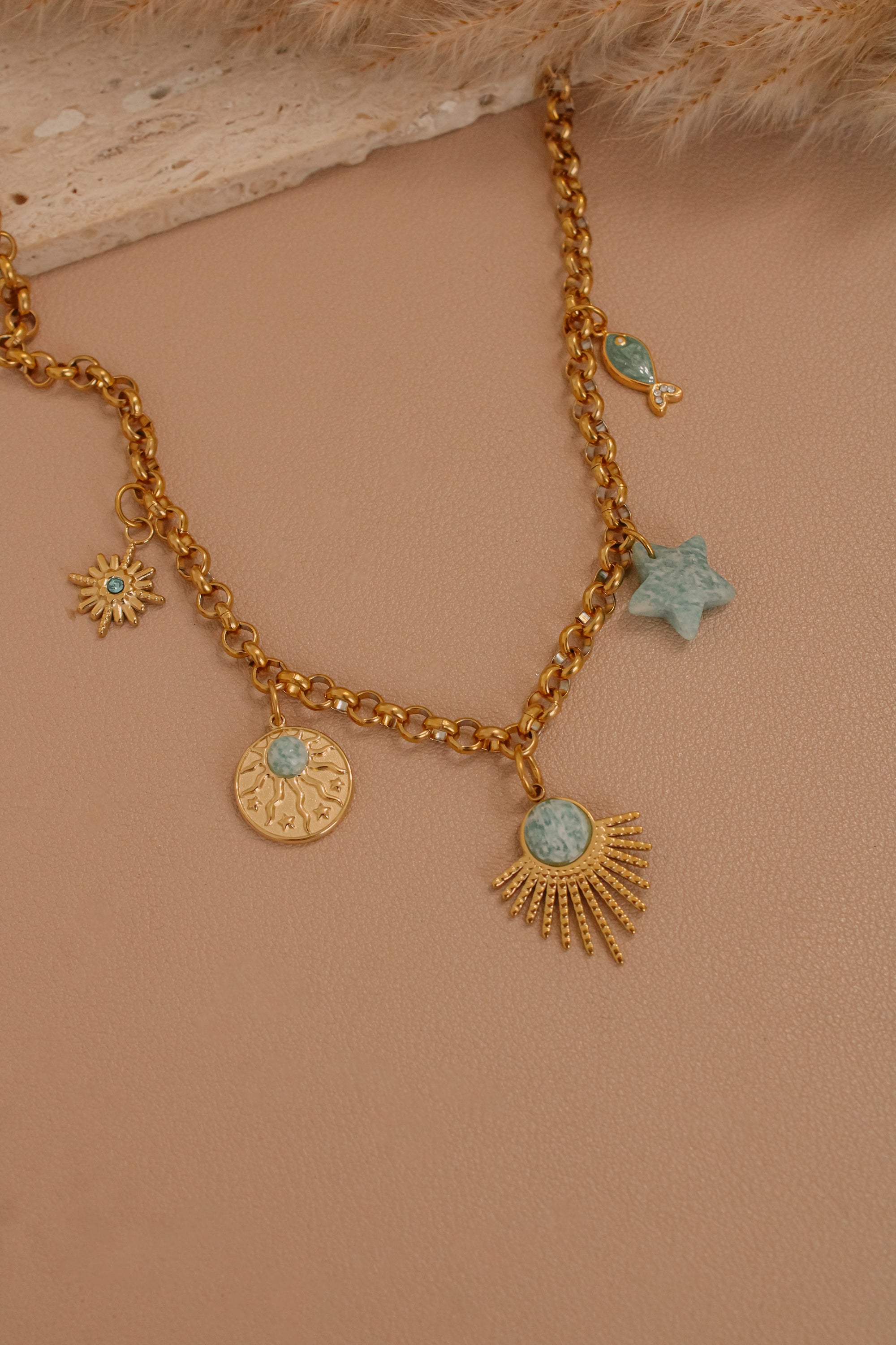 Turquesa multi-Charms Necklace