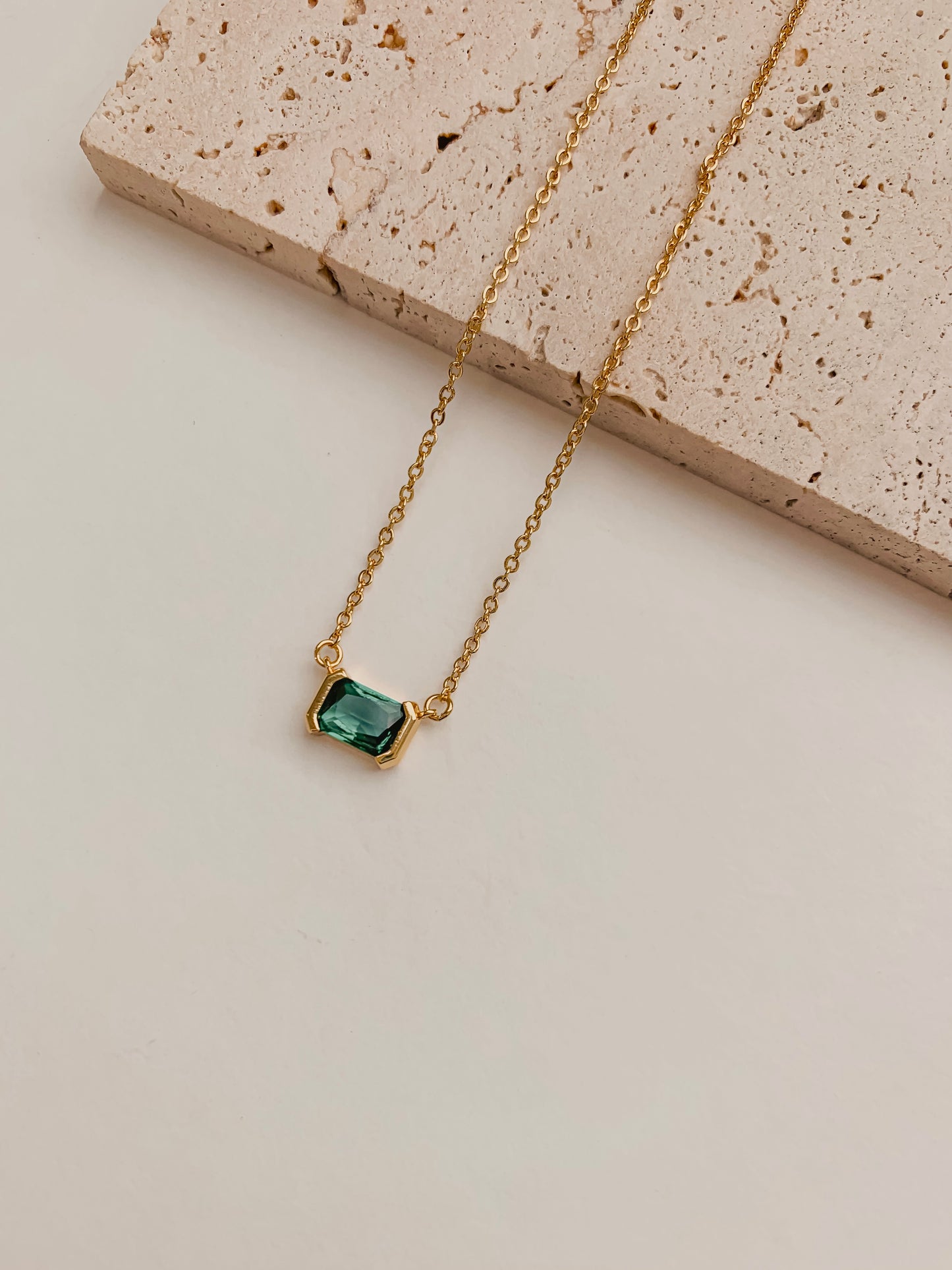 Esmeralda chain