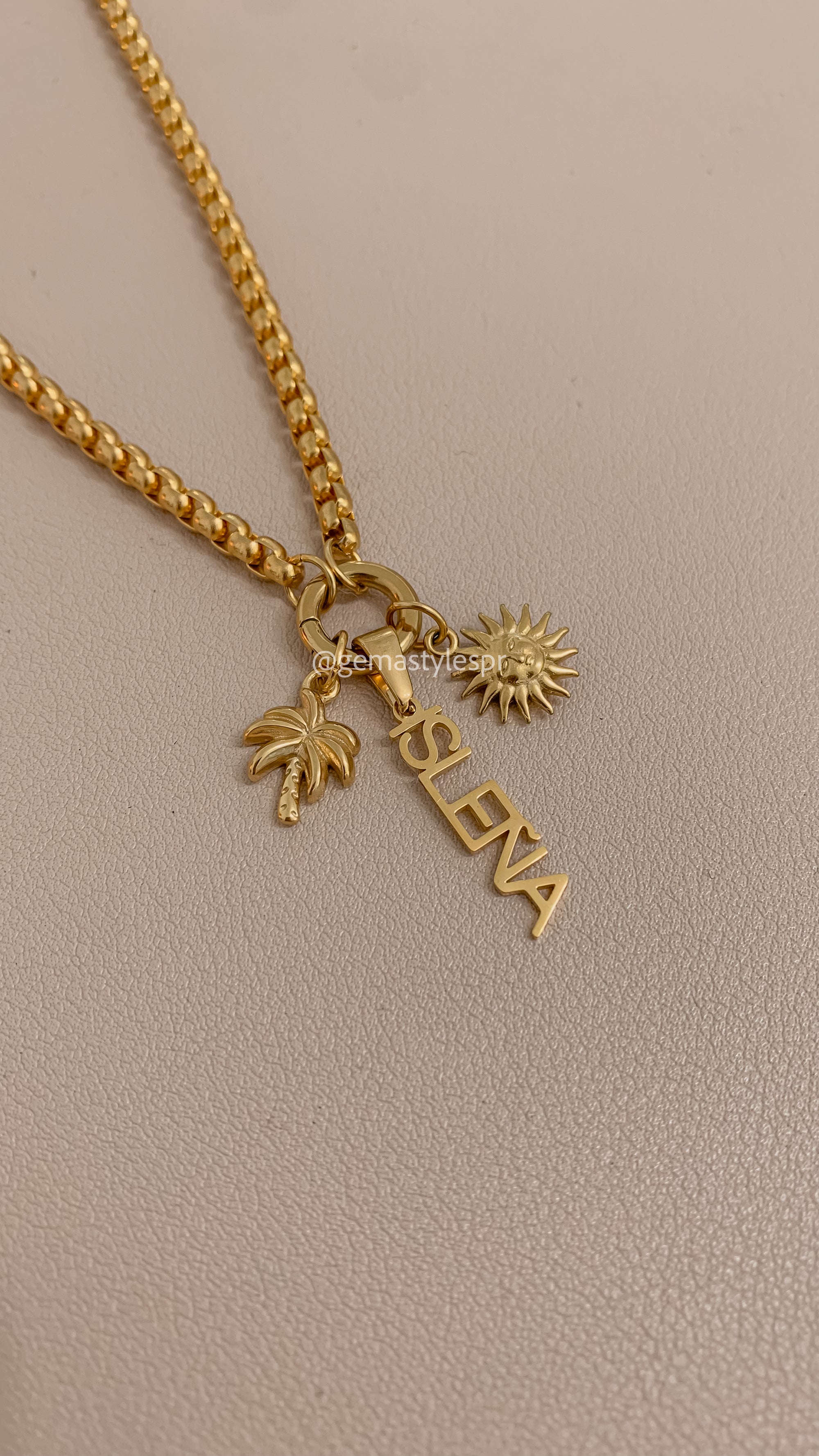Isleña Necklace