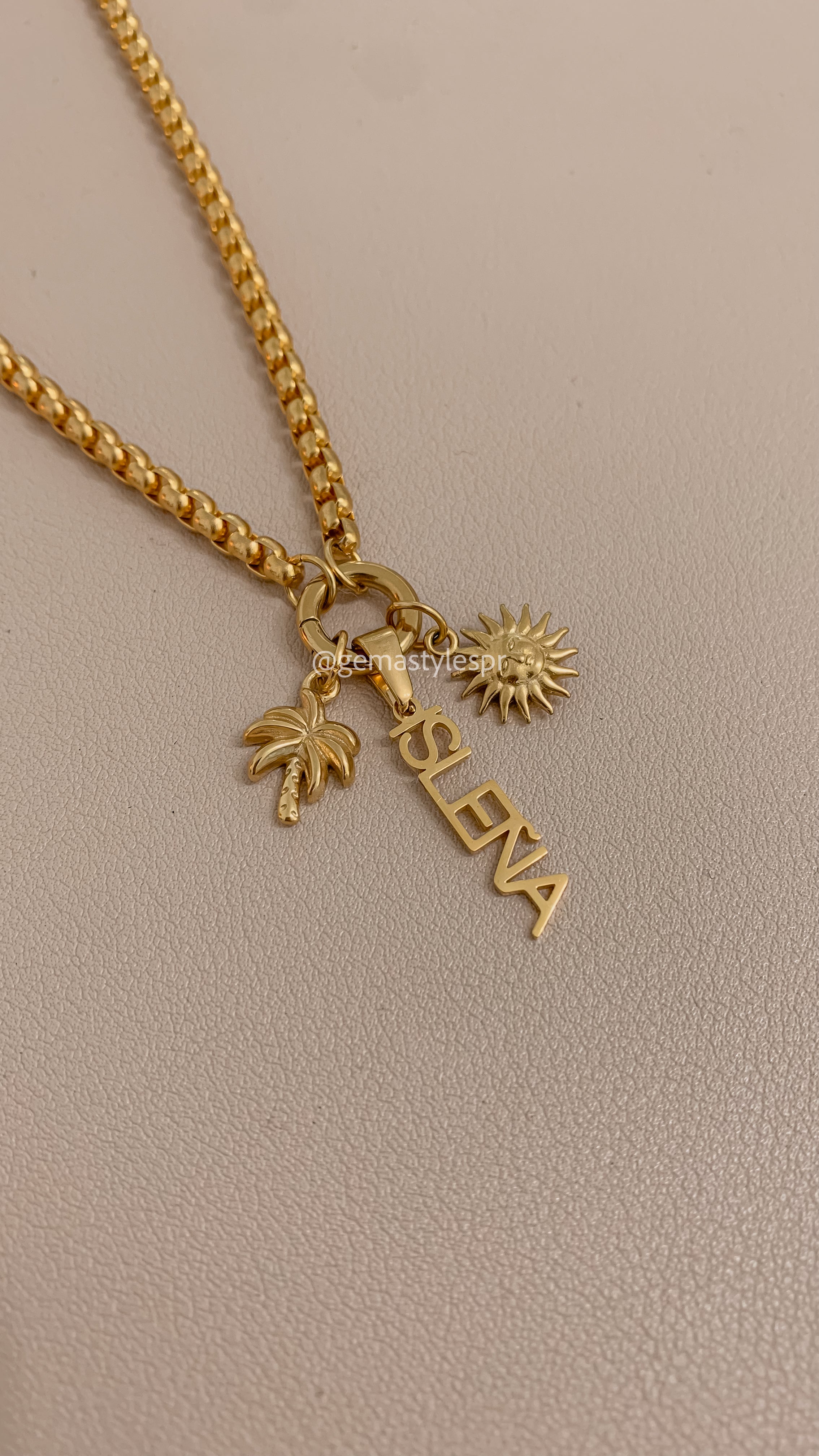 Isleña Necklace