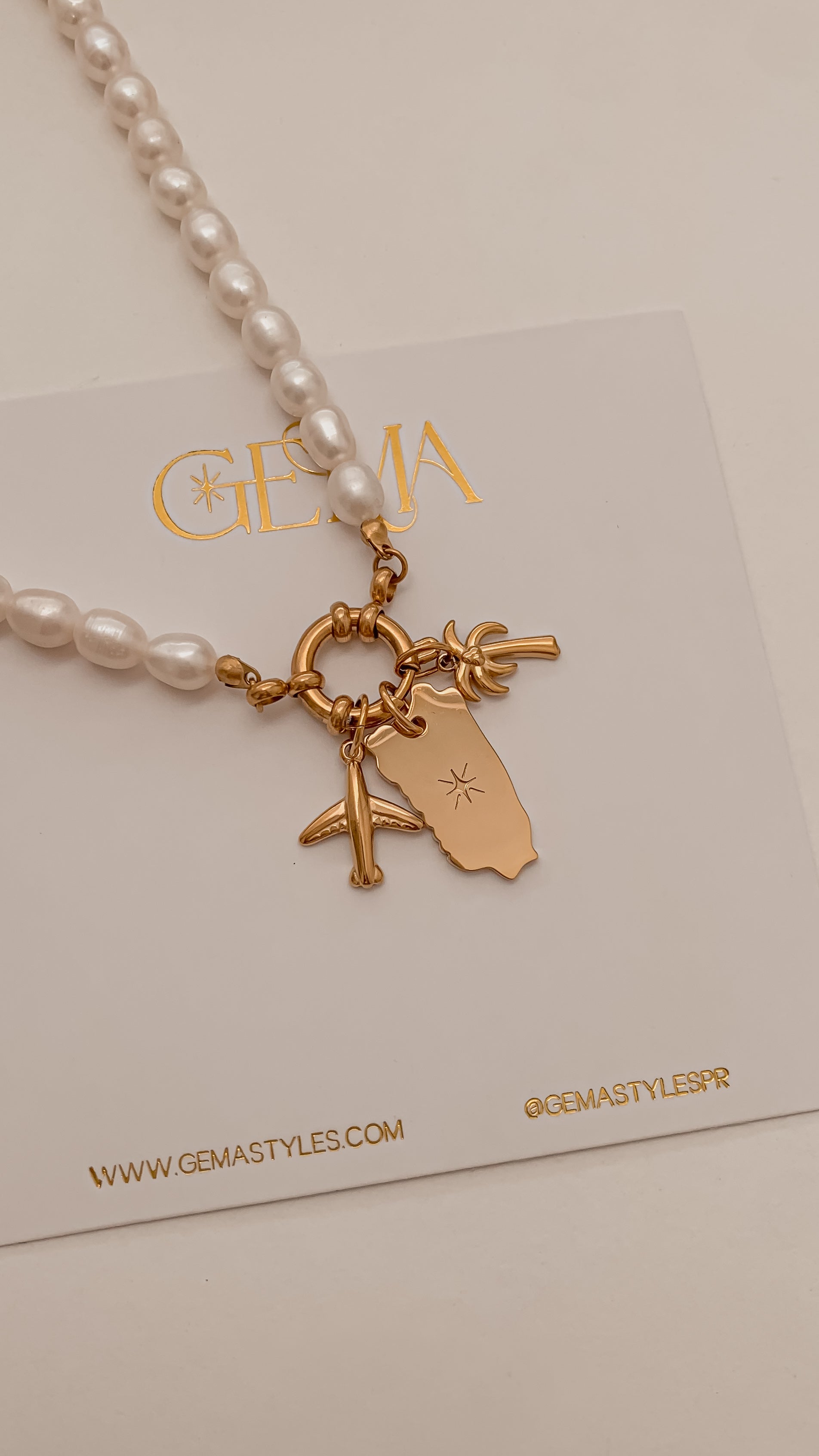 Yo Soy de Aquí Necklace