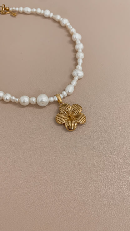 Perla Flor de Maga Necklace