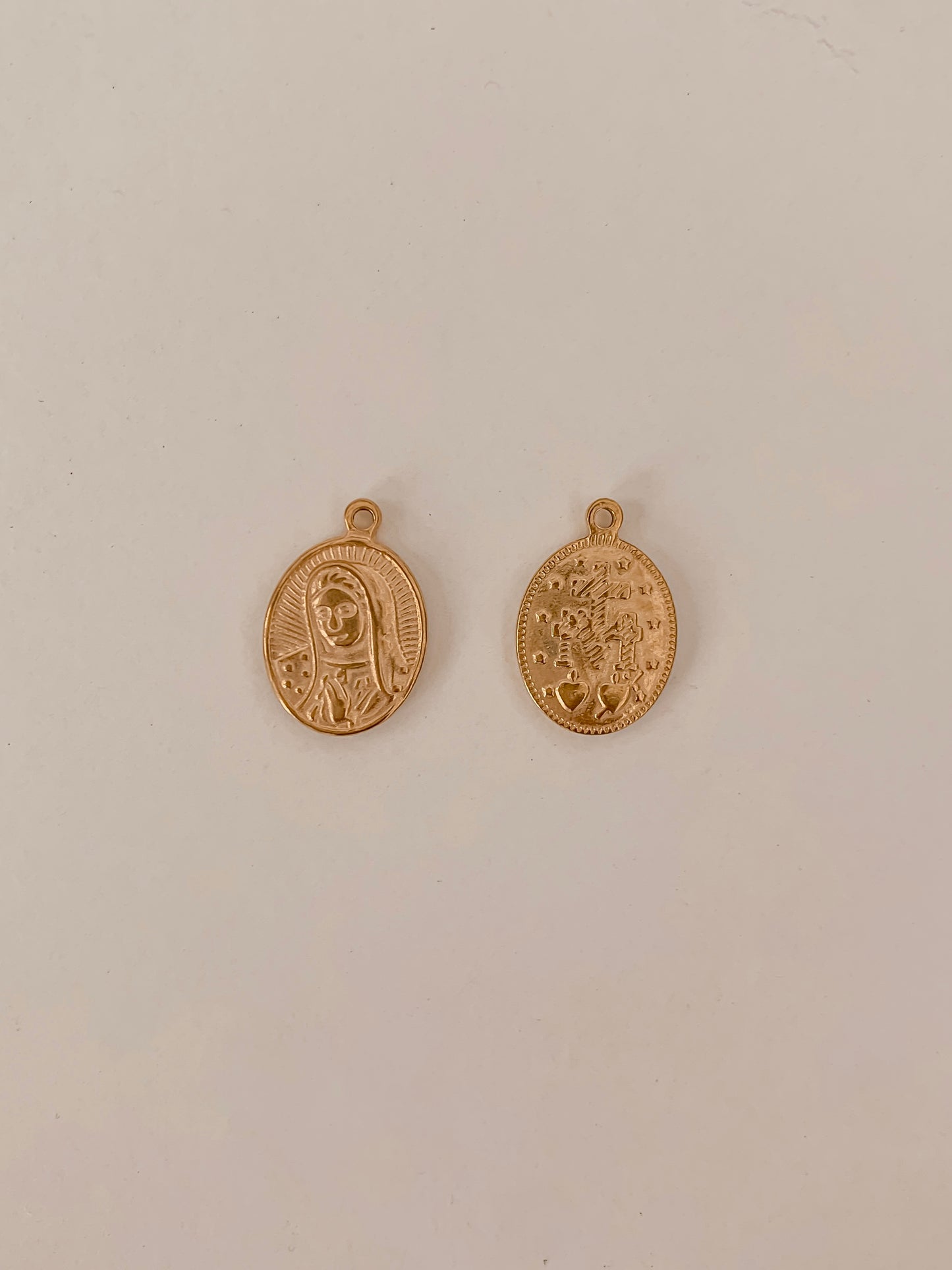 Virgen Charm