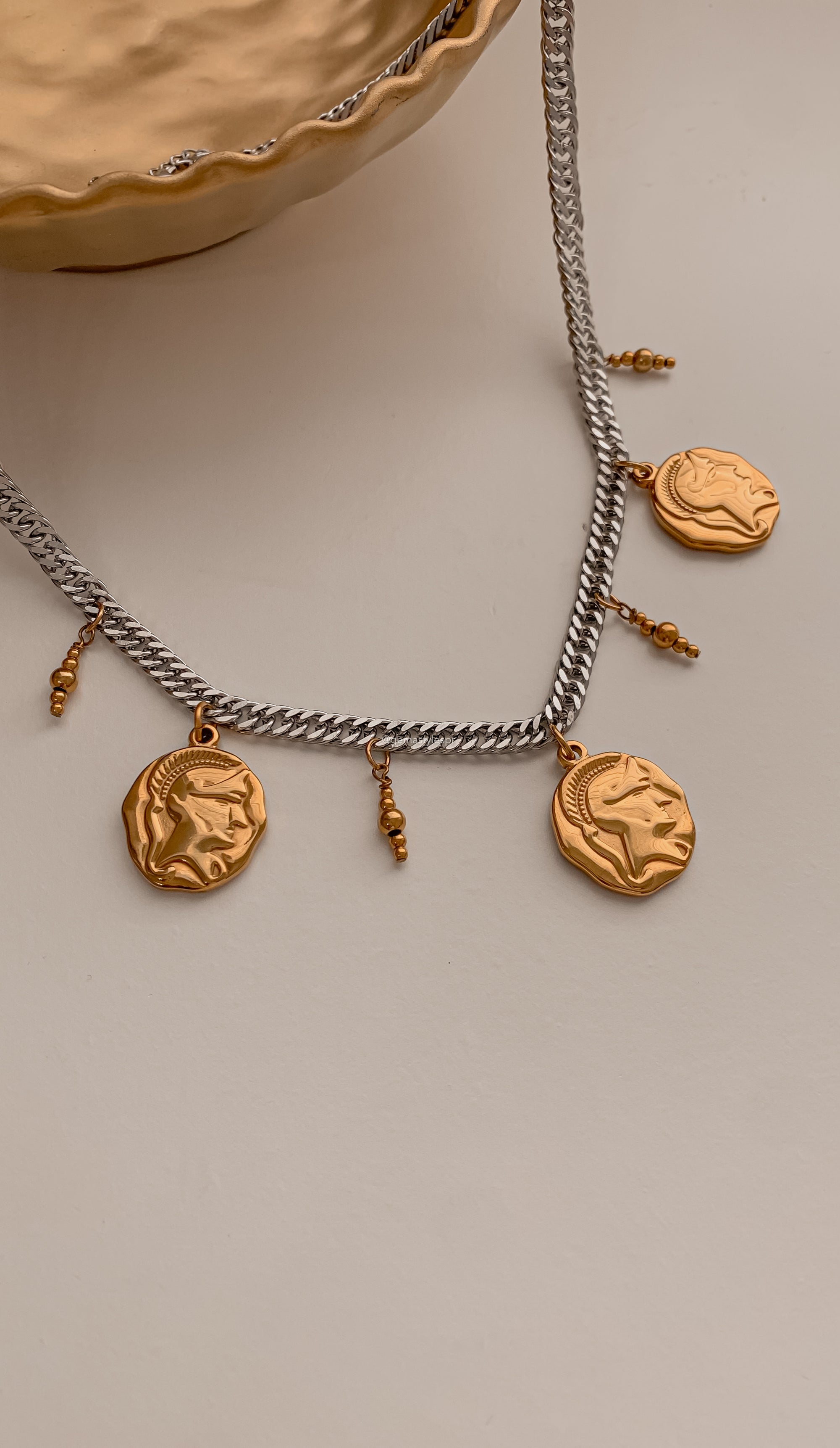Medallo Necklace